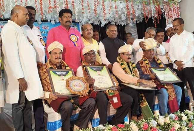 Rons Bantwal presented with KUWJ Special Achievement Award